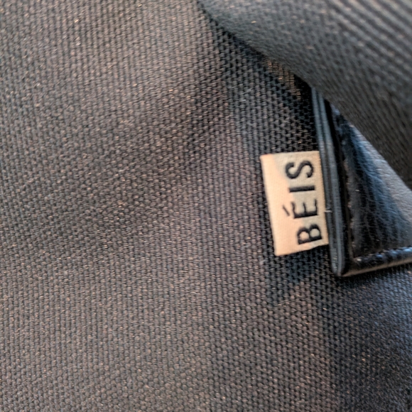 Beis Weekender Bag - Picture 3 of 10